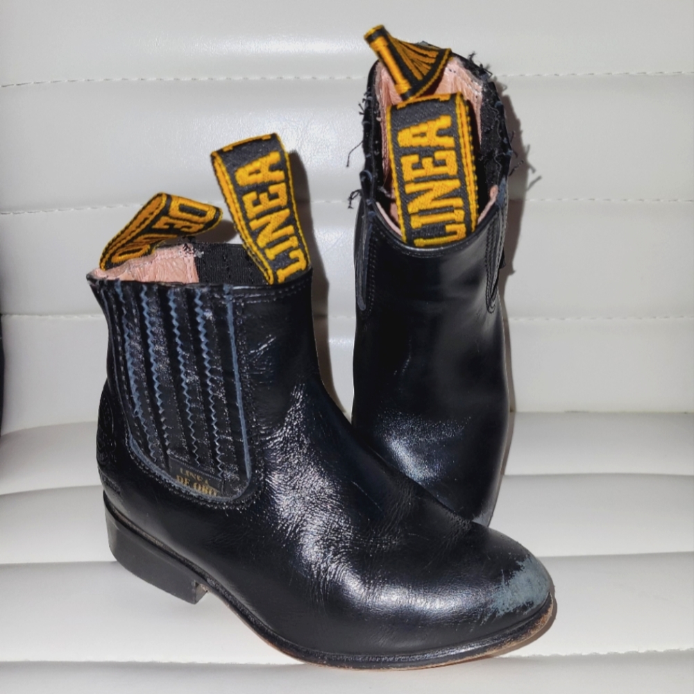 Kid's Boots: Size 7, Linea De Oro